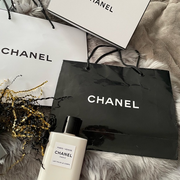 ✨Chanel Lotion and Extras (all shown) ✨ - Picture 3 of 11